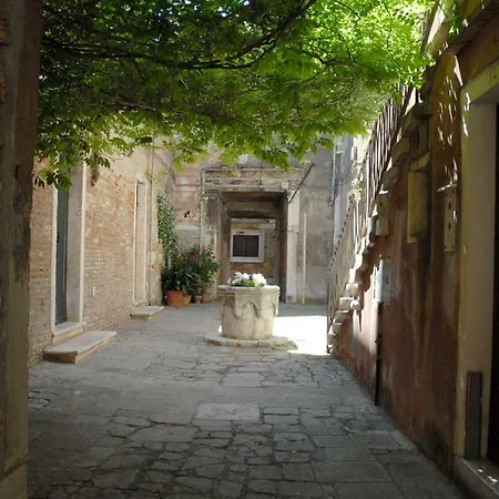 Dorsoduro - Corte Della Comare Apartmán Benátky